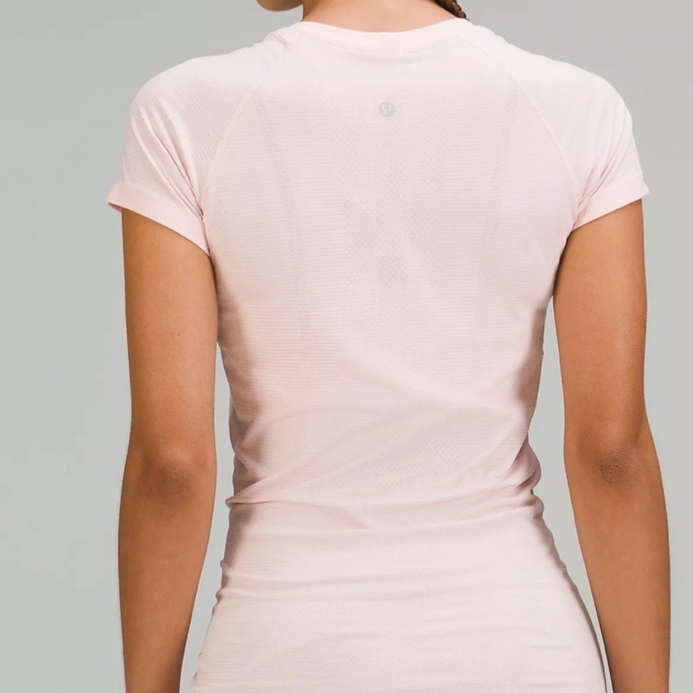 Lululemon swiftly tech short sleeve 2.0 STRAWBERRY MILKSHAKE💕 - Picture 5 of 5